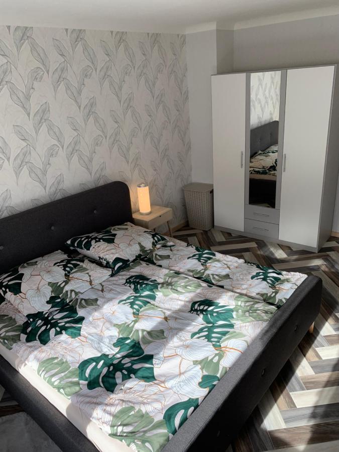 Haus Nummer Vier Neunkirchen  Kültér fotó